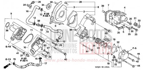 LEFT REAR COVER/WATER PUMP CB1300SA5 de 2005